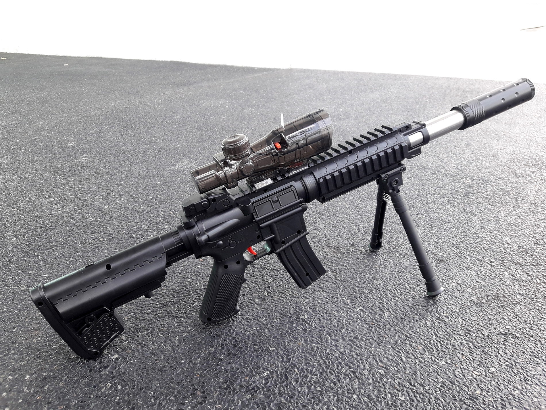 KhoaOat Shop ปืนของเล่น ปืนอัดลมยิงกระสุนเจล ปืนกระสุนน้ำ กระสุนเจล สีดำ ชักยิงง่าย ลำกล้องติดเลเซอร์ M5
