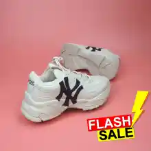 ภาพขนาดย่อของภาพหน้าปกสินค้ารองเท้าแฟชั่นMLB size 36-42 รองเท้าแฟชั่น รองเท้าลำลอง สินค้าพร้อมส่ง จากร้าน Sneaker.Best บน Lazada ภาพที่ 3