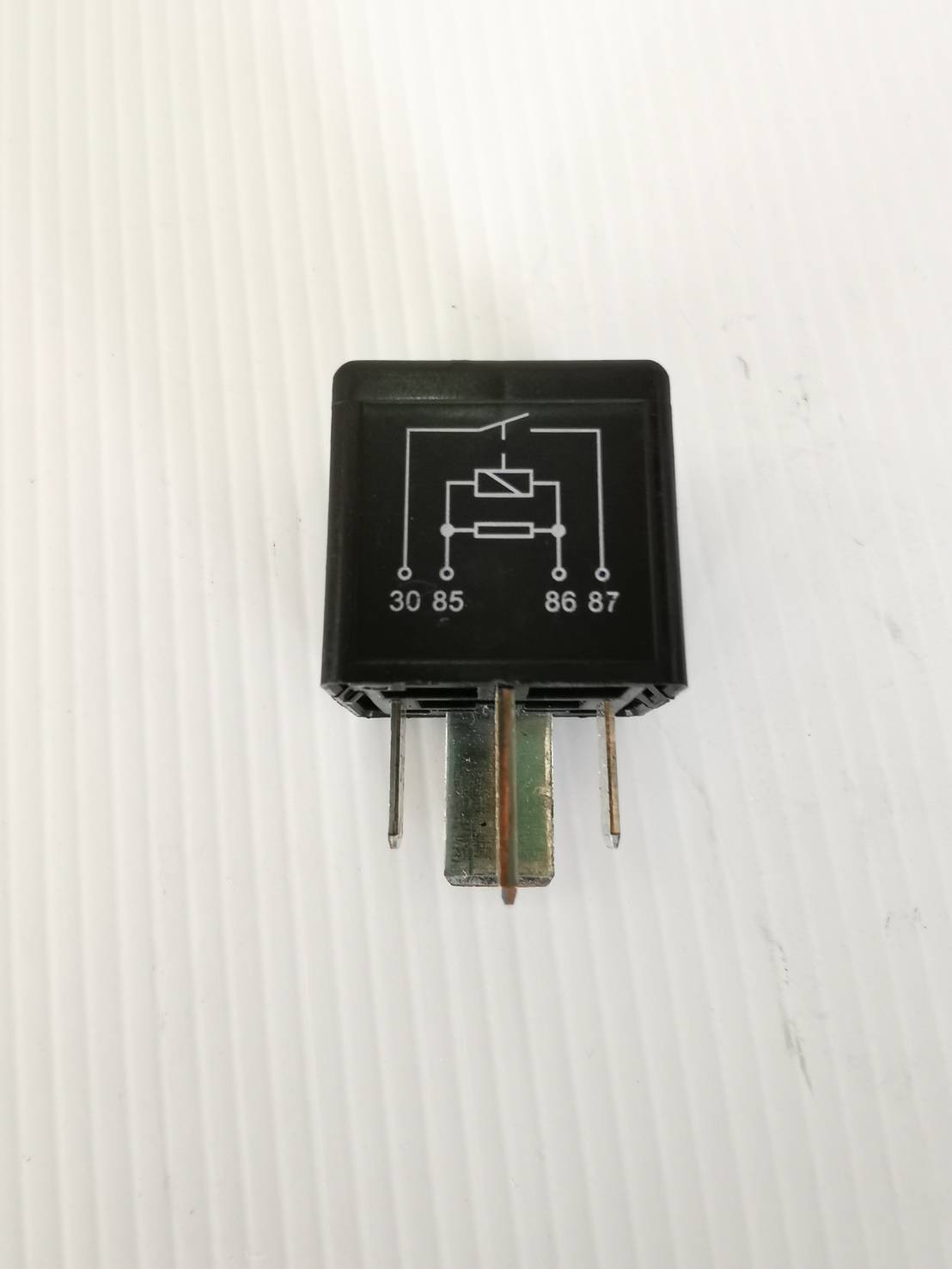 รีเลย์ สตาร์ท หรือ ดิเร สตาร์ท ดีแม็ก วีโก้ ไฟ12V (สินค้า เชียงกง หรือ มือ2นำเข้ามาจากประเทศญี่ปุ่น) จำนวน1ตัว รับประกันโดย สยามแบตเตอรี่