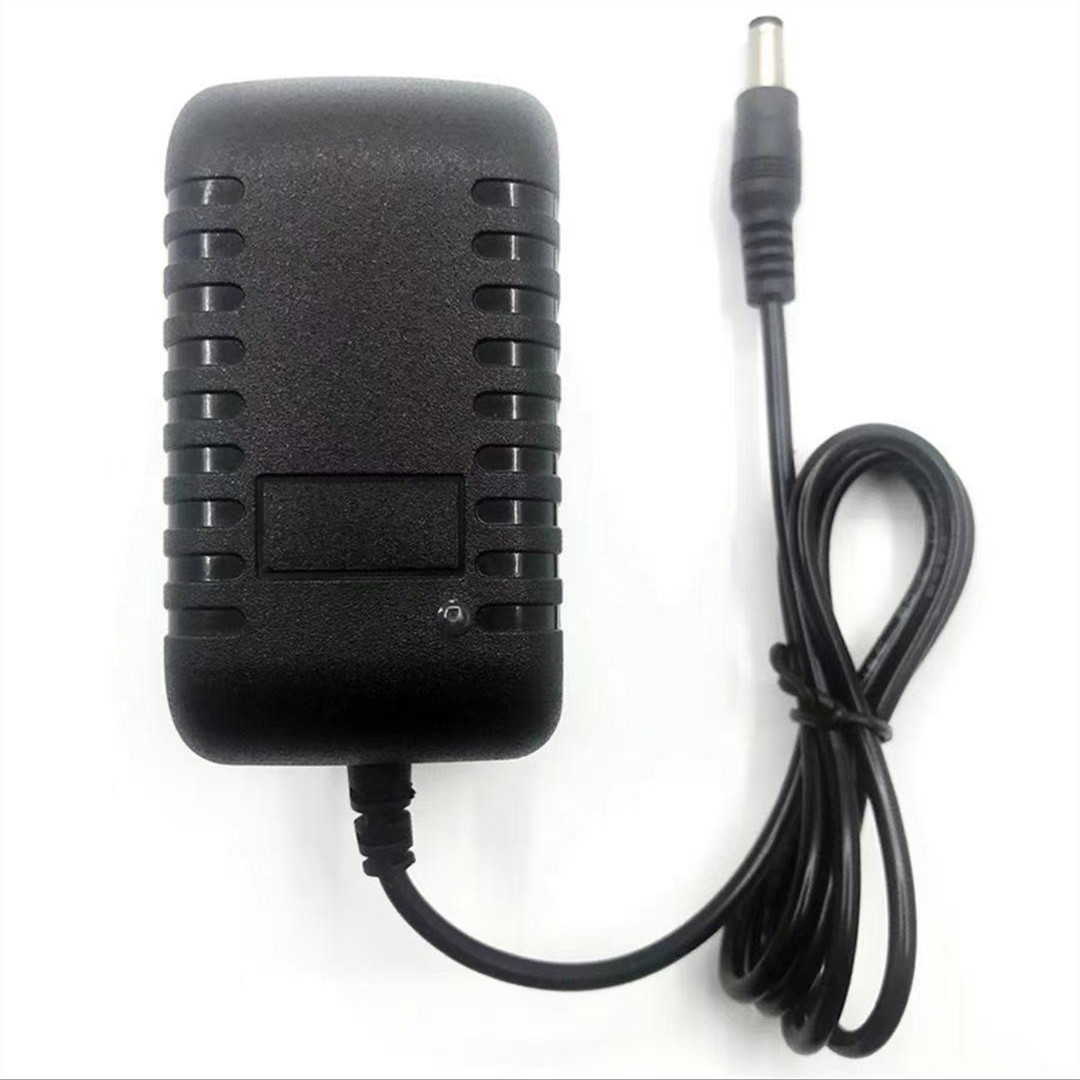 Alimentatore Universale CCTV 5-15V 1A/2A/3A Selezionabile – Spine Intercambiabili 5,5x2,1 / 3,5x1,35 Mm