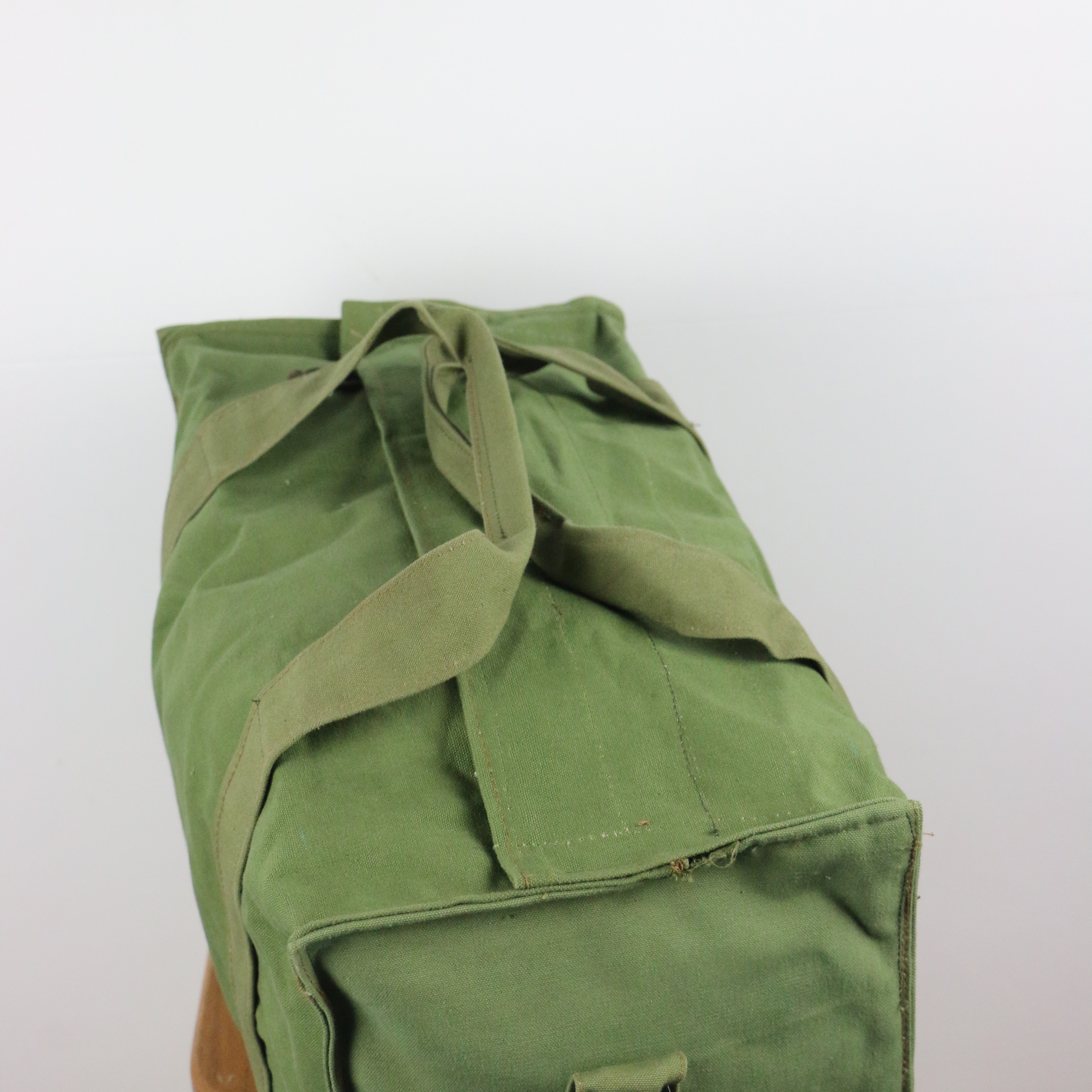 กระเป๋าเดินทาง Deployment Bag .USMC กระเป๋า วินเทจ ผ้าแคนวาสรุ่นเก่า กระเป๋าเสื้อผ้าใบใหญ่ ขนาด