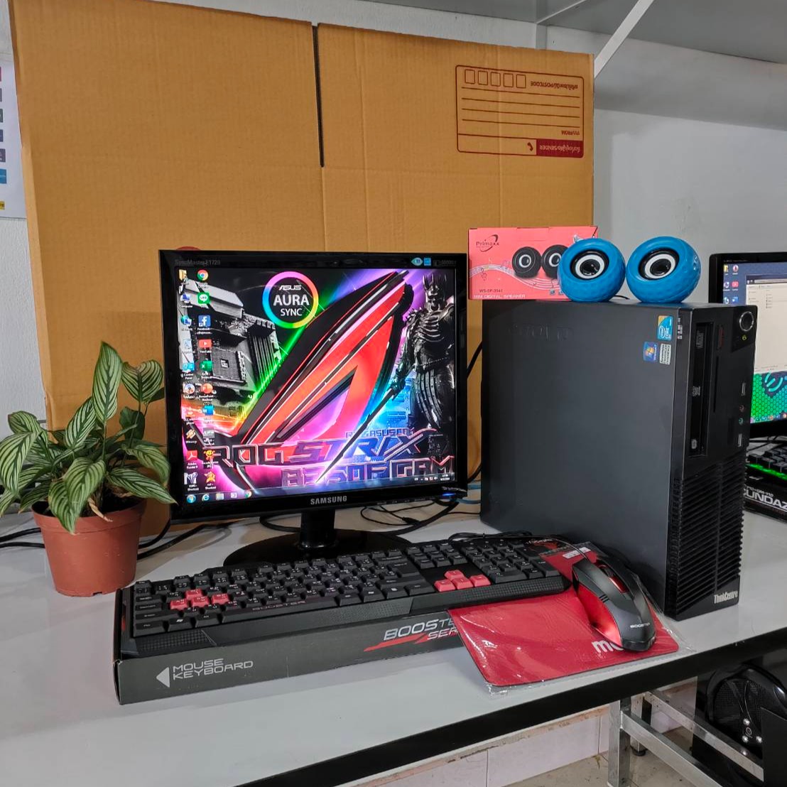 คอมพิวเตอร์ ทำงาน เอกสาร ให้นักเรียน ฝึกใช้คอมพิวเตอร์ ดูหนัง ฟังเพลง เกมส์เด็กๆ