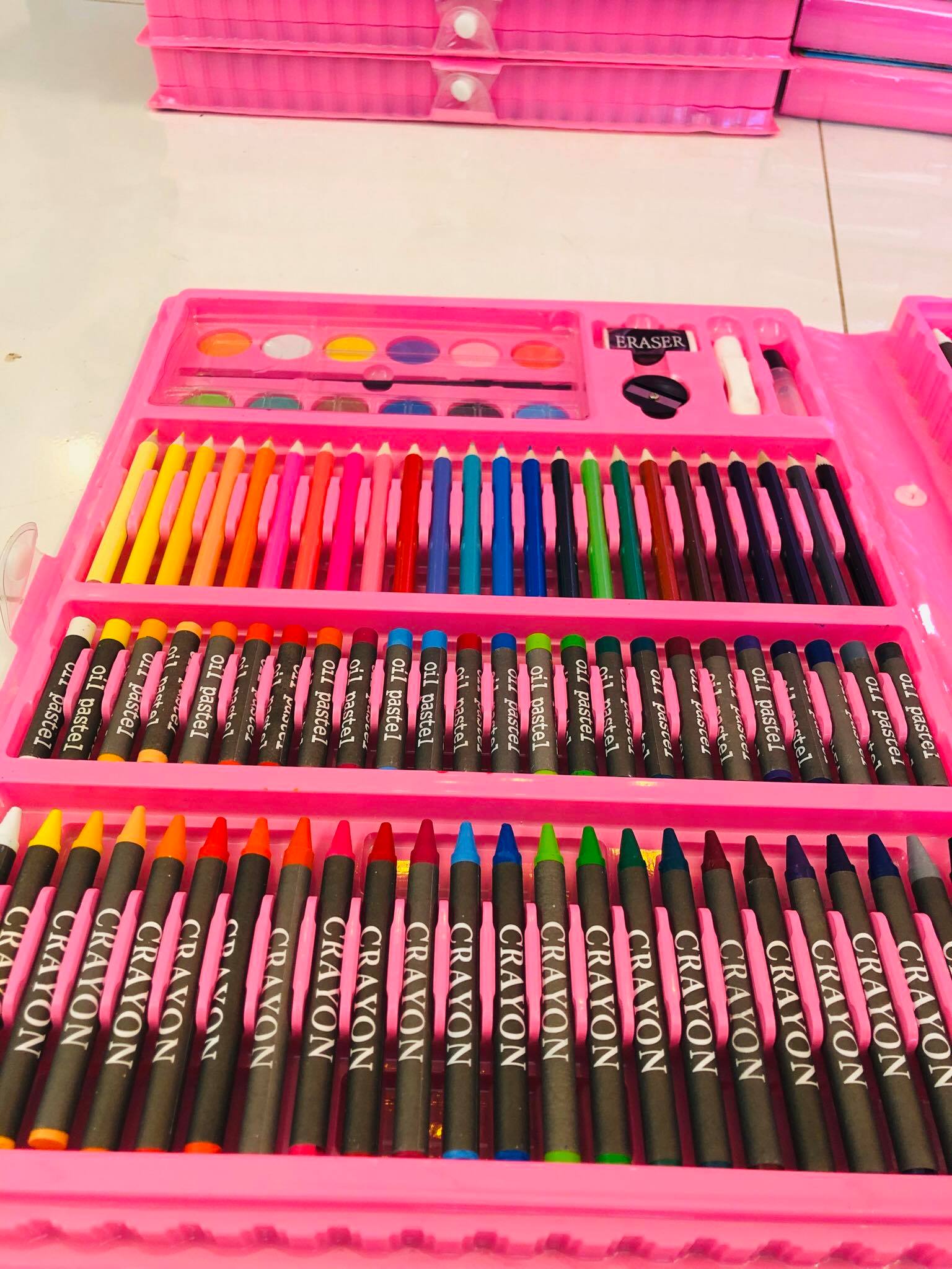 ชุดระบายสีเซ็ทใหญ่ 168 ชิ้นสีชมพู แถมสมุดภาพระบายสีฟรี1เล่มฟรีสี สีไม้ สีน้ำ สีเทียน ดินสอ ยางลบ  #เครื่องเขียน     สี
