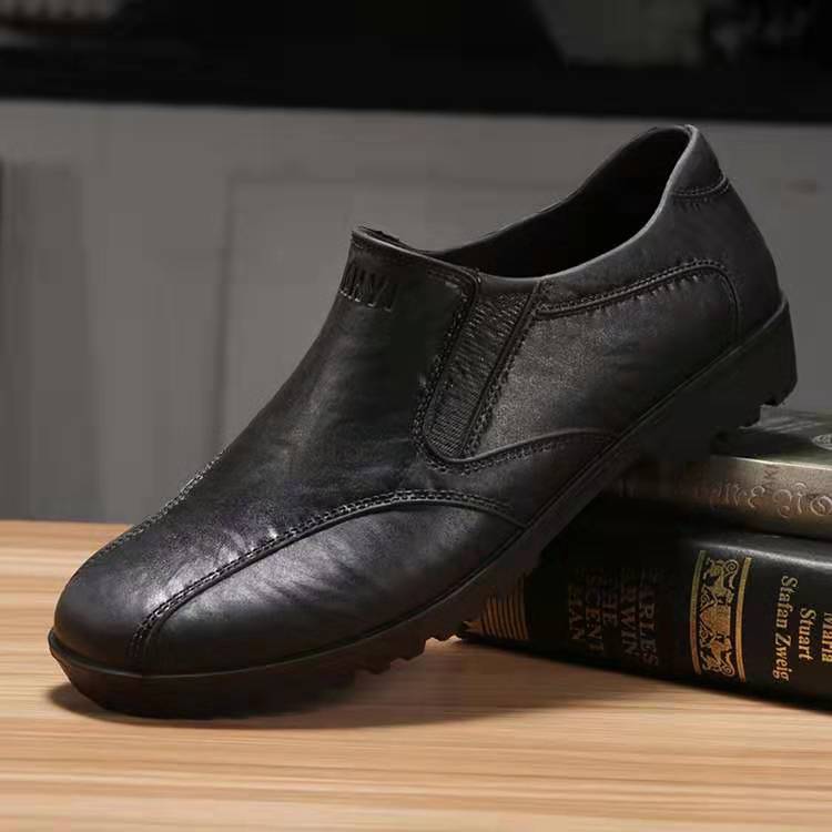 รองเท้าหนังรองเท้าทำงานพื้นรองเท้าเป็นยางกันลื่นรองเท้าผู้ชายแฟชั่นสวมใส่สบายกันน้ำ Men's Short Tube Low-top Rain Boots Non-slip Wear-resistant Shoes Tendon Sole Waterproof Shoes