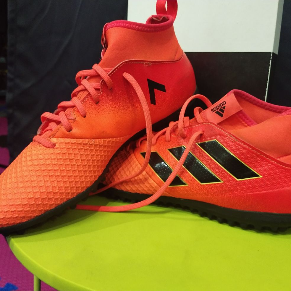 รองเท้าฟุตบอล Adidas Ace Tango