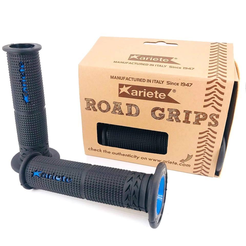 ปลอกมือ ปลอกแฮนด์ คล้าย เอริเต้ Ariete Road Grips สีดำน้ำเงิน อุปกรณ์แต่งรถ อะไหล่แต่งรถ อะไหล่มอเตอร์ไซค์ มอเตอร์ไซค์ แต่งรถมอเตอร์ไซค์ อุปกรณ์เสริมการขับรถ