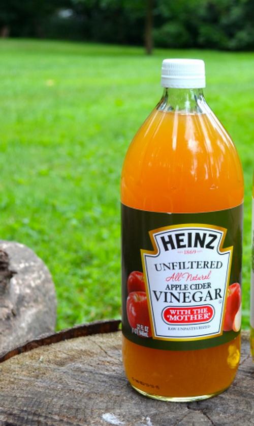 น้ำส้มสายชูหมักจากแอปเปิ้ล ชนิดไม่ผ่านการกรอง (ตราไฮนซ์) 946 มล.ผลิตโดย คราฟท์ ไฮนซ์ ประเทศสหรัฐอเมริกา Apple Cider Vinegar
