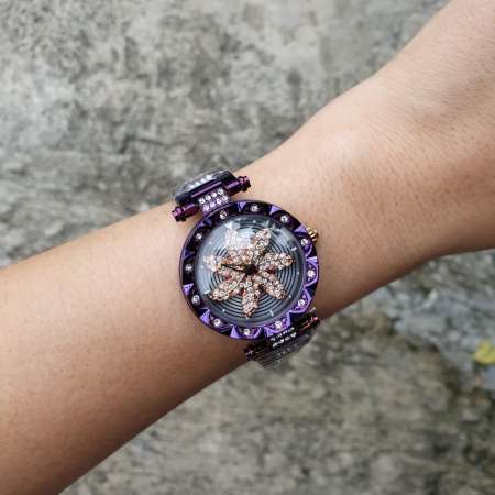 นาฬิกาข้อมือผู้หญิง แบรนด์แท้ Junjia 100%  งานสวยมาก  หน้าปัดหมุนได้   สวยสุด  สะดุดใจมาก  พร้อมกล่องแบรนด์