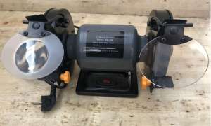 มอเตอร์หินเจียร์ตั้งโต๊ะ มอเตอร์หินไฟ 6 นิ้ว 1/3 แรงม้า Bench Grinder ยี่ห้อ XYLON รุ่น BG-150 มอเตอร์หินเจียร์ตั้งโต๊ะ มอเตอร์หินไฟ 6 นิ้ว 1/3 แรงม้า Bench Grinder ยี่ห้อ XYLON รุ่น BG-150