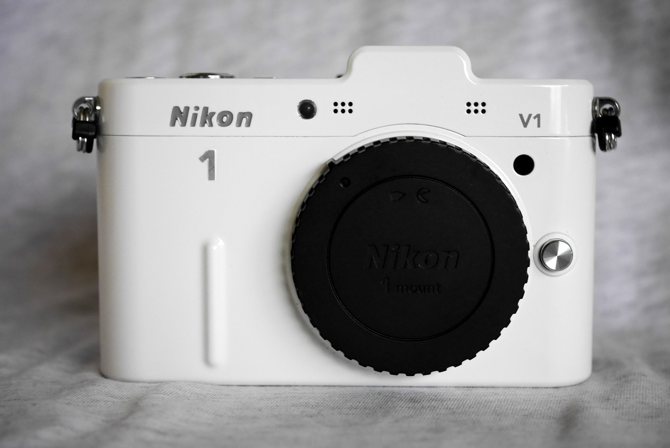 Nikon 1 V1  Digital Camera White Body