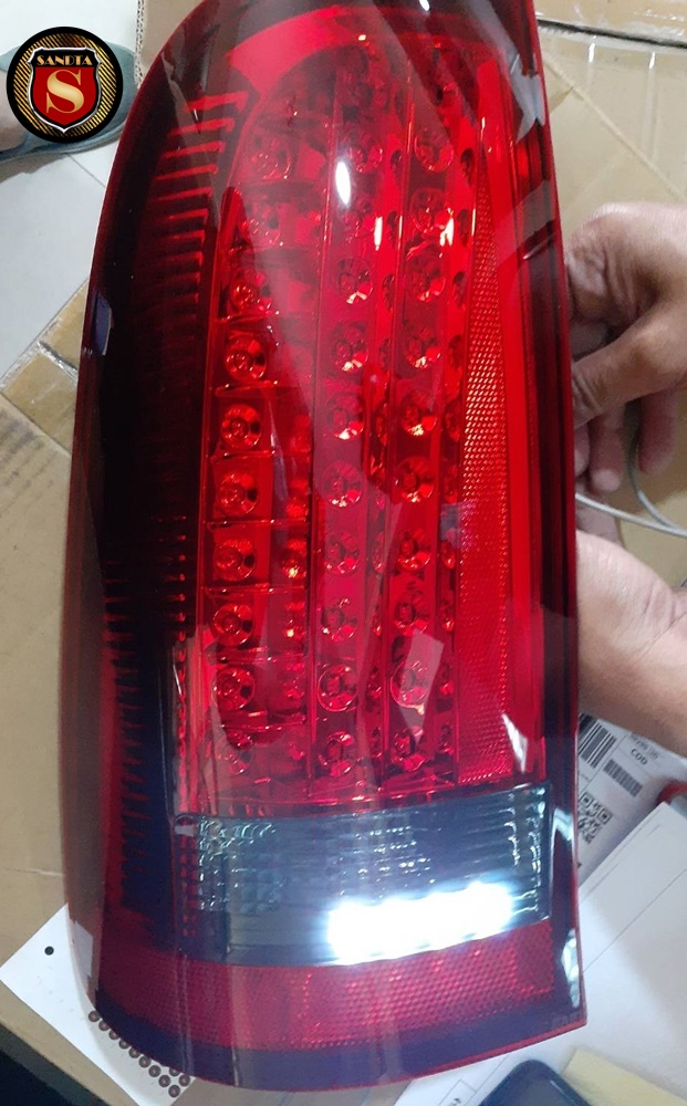 ไฟท้าย TOYOTA VIGO-CHAMP LED ดำ-แดง (V) โตโยต้า วีโก้ 2005-2011