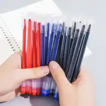 ภาพขนาดย่อของสินค้าปากกา หมึกเยอะ  ขนาด 0.5mm เขียนลื่น หมึกเยอะ ซื้อ1ด้ามเหมือนได้4 หัวเข็ม ปากกาเจล ปากกาลูกลื่น เครื่องเขียน อุปกรณ์การเรียน
