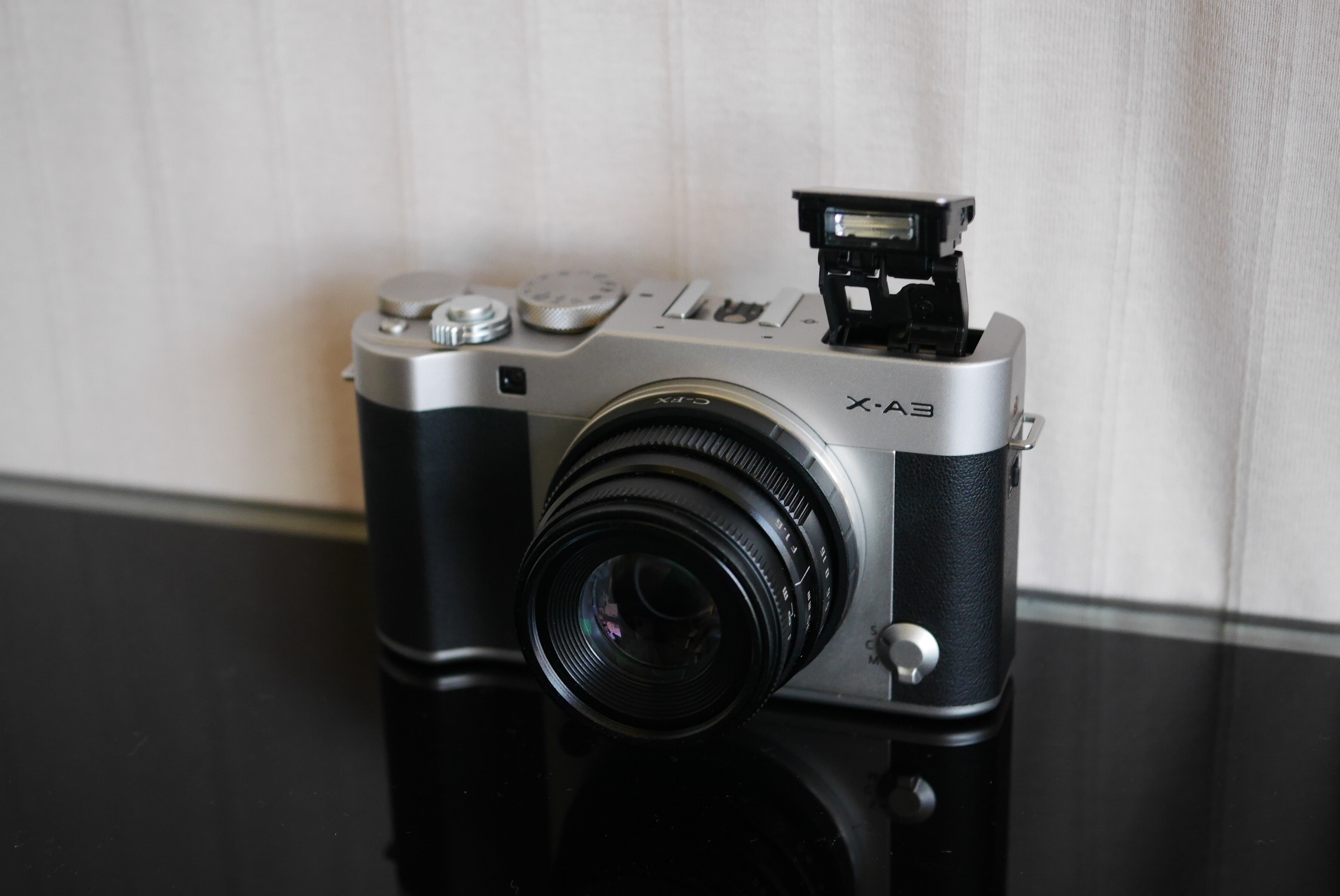 Fuji Fujifilm XA3 24,2MP Black Silver Kit with MF 35mm F1.6 Black lens