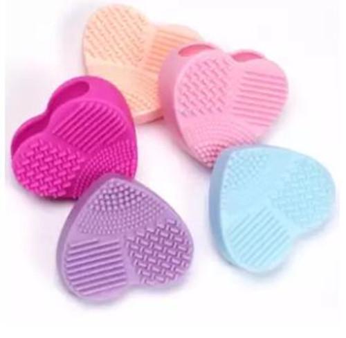 Brush Heart ซิลิโคนล้างแปรงแต่งหน้า รูปหัวใจ สีชมพูอ่อน