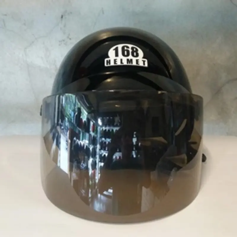 ภาพสินค้าหมวกกันน็อคครึ่งใบ  MG สีดำ ขาว  ฟ้า ชมพู ( แถมฟรี กระจกบังแด ) จากร้าน 1688 helmet บน Lazada ภาพที่ 3