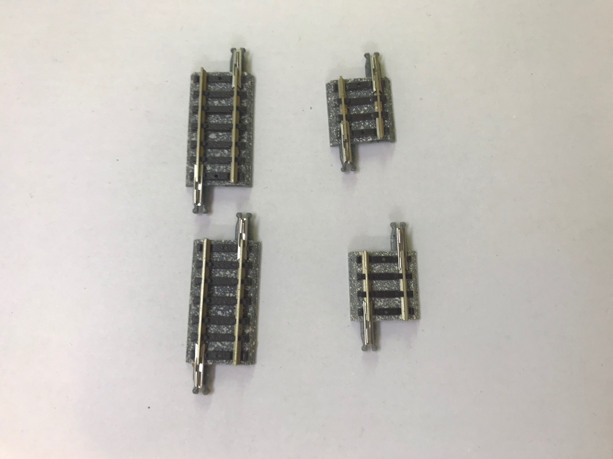 Tomix N Scale  Grey 33 and 18.5 mm Straight track 4 pcs – N Scale