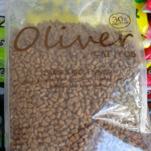 ภาพหน้าปกสินค้าOLIVER CAT 1 Kg.  Premium Cat food Lamb & Rice Flavor ที่เกี่ยวข้อง