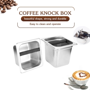 ภาพหน้าปกสินค้าถังเคาะกากกาแฟ ถังเคาะกาแฟแบบสแตนเลส ถังทิ้งกากกาแฟ ฟู้ดเกรด ที่เคาะกากกาแฟ อุปกรณ์เสริมในครัวเรือนเครื่องมือกาแฟ Coffee Knock Box ที่เกี่ยวข้อง