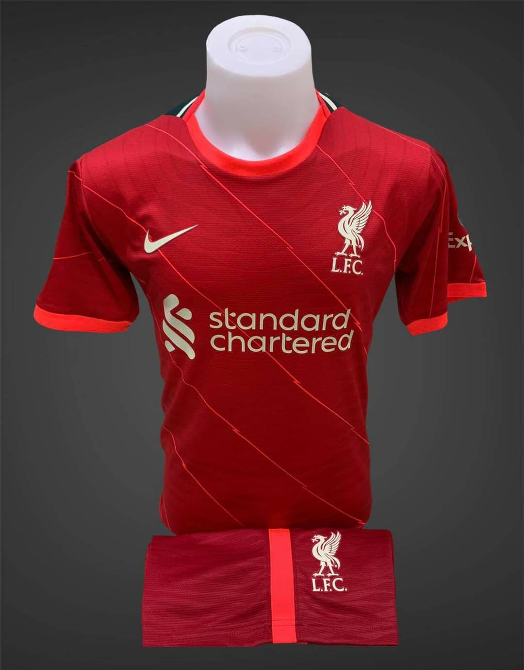 เสื้อลิเวอร์พลู2021 Liverpool New เสื้อกีฬา เสื้อฟุตบอล ชุดสโมสรนอก (เสื้อ+กางเกง)
