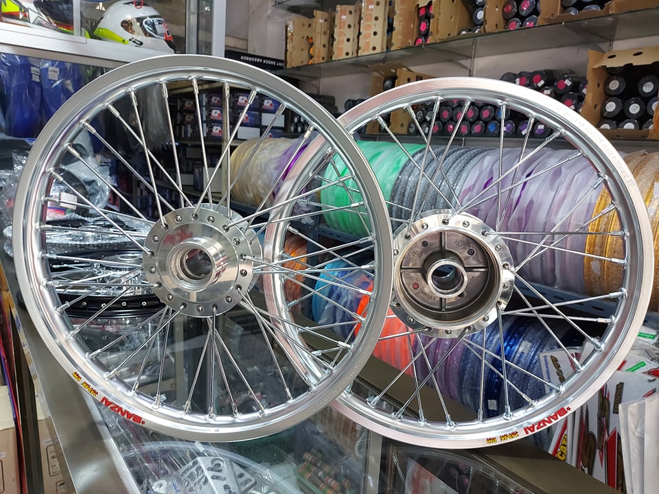ชุดล้อ รุ่นดิสหน้า ใส่YAMAHA เบลR เมท111 สป้าคR สป้าคZ วงล้ออลูมิเนียม ...