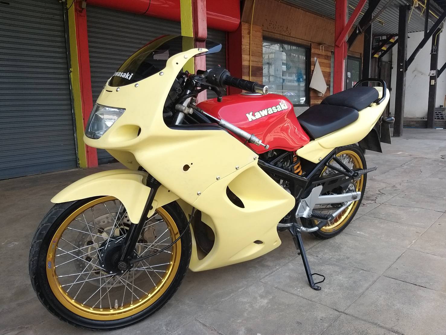 中古 KAWASAKI カワサキ Ninja ZX−4RR 2024 はとや