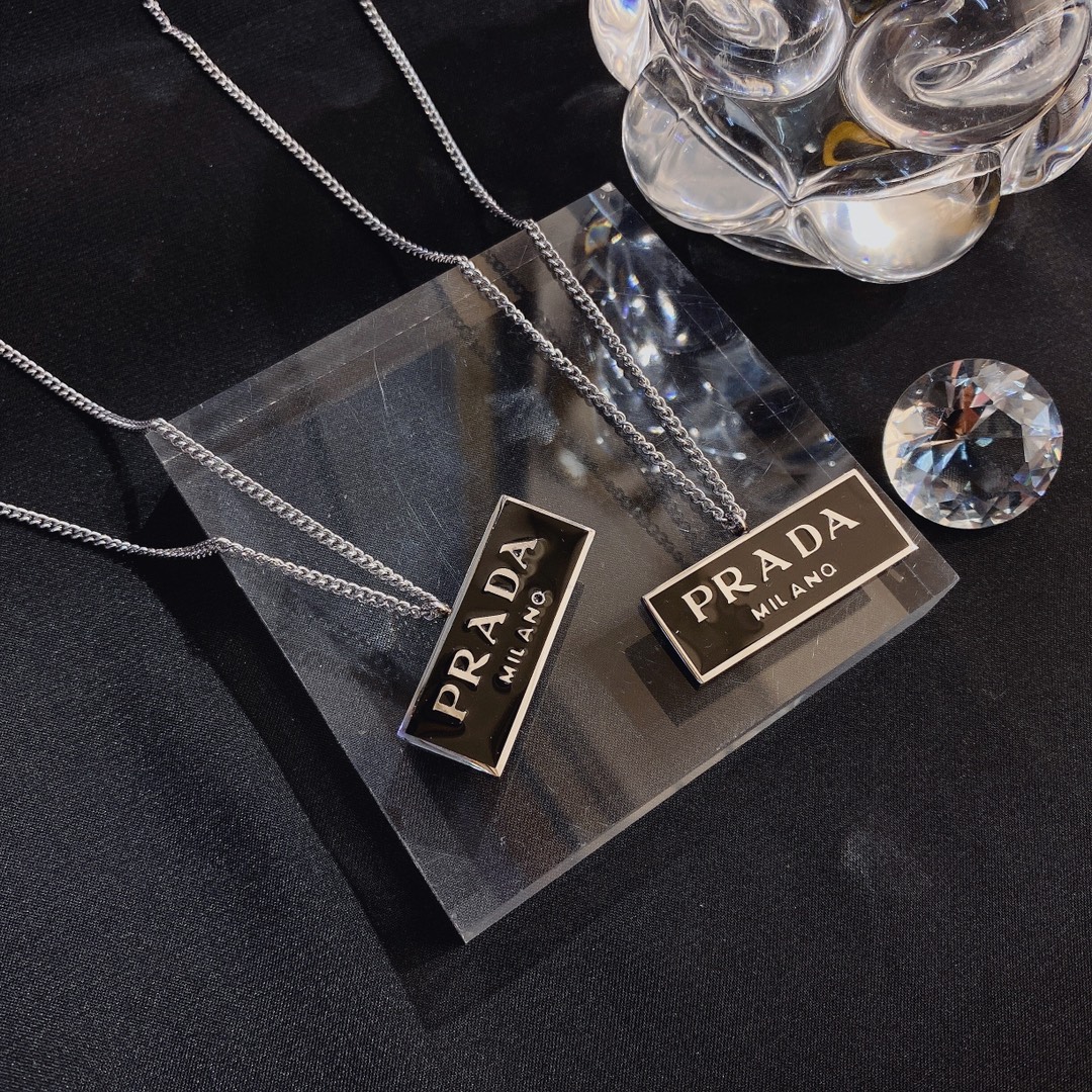 Casual Prada Necklace Chain Letter Logo Prada Titanium Steel Pendant  Elegant Men Women Jewelry | Lazada PH