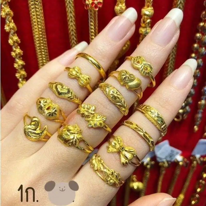 ภาพหน้าปกสินค้าแหวนทอง 1 กรัม แหวน 1 กรัม ทองแท้ 96.5% คละลาย/คละไซส์ ขายได้จำนำได้ มีใบรับประกัน แหวนทองแท้ จากร้าน sansuks บน Lazada