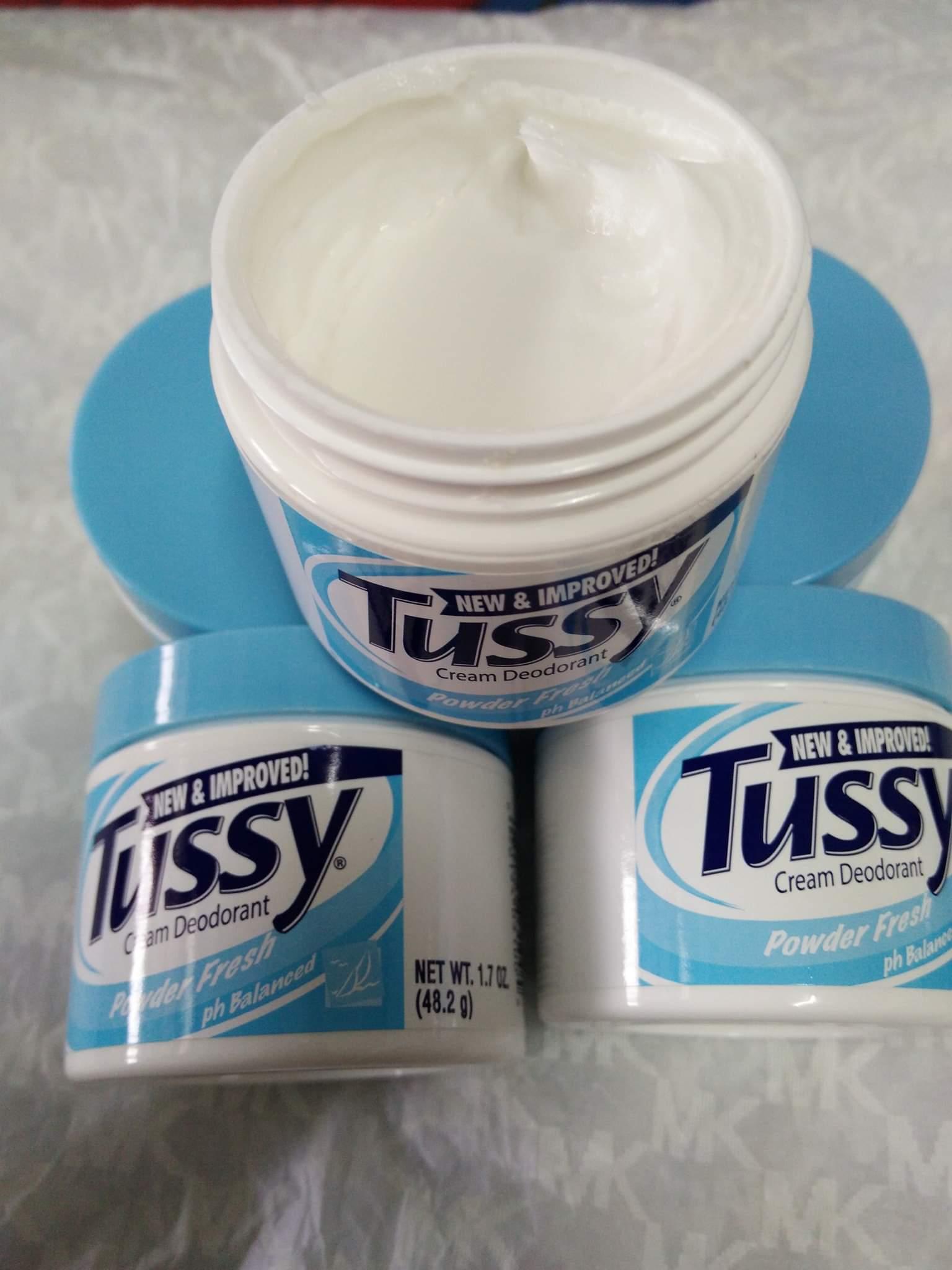 Tussy Deodorant Cream สีฟ้า ขนาด 48 Ml นำเข้าแท้ 100% สำหรับผู้ที่ปัญหาเหงื่อออกเยอะบริเวณรักแร้ (ครีมระงับกลิ่นกาย Arrid Extra Dry ยกเลิกผลิต)
