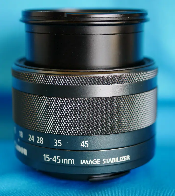 ภาพสินค้าCanon EF-M 15-45mm f/3.5-6.3 IS STM Lens ขนาดกะทัดรัด คือเลนส์ซูมมาตรฐานสำหรับกล้องมิเรอร์เลสซีรีย์ EOS M ที่มีประสิทธิภาพครอบคลุมระยะตั้งแต่มุมกว้างไปจนถึงช่วงเทเลโฟโต้ระยะกลาง และมีกำลังในการแยกรายละเอียดที่ยอดเยี่ยม อีกทั้งมีน้ำหนักเบาประมาณ 130 กรัมเท จากร้าน Nick's บน Lazada ภาพที่ 9