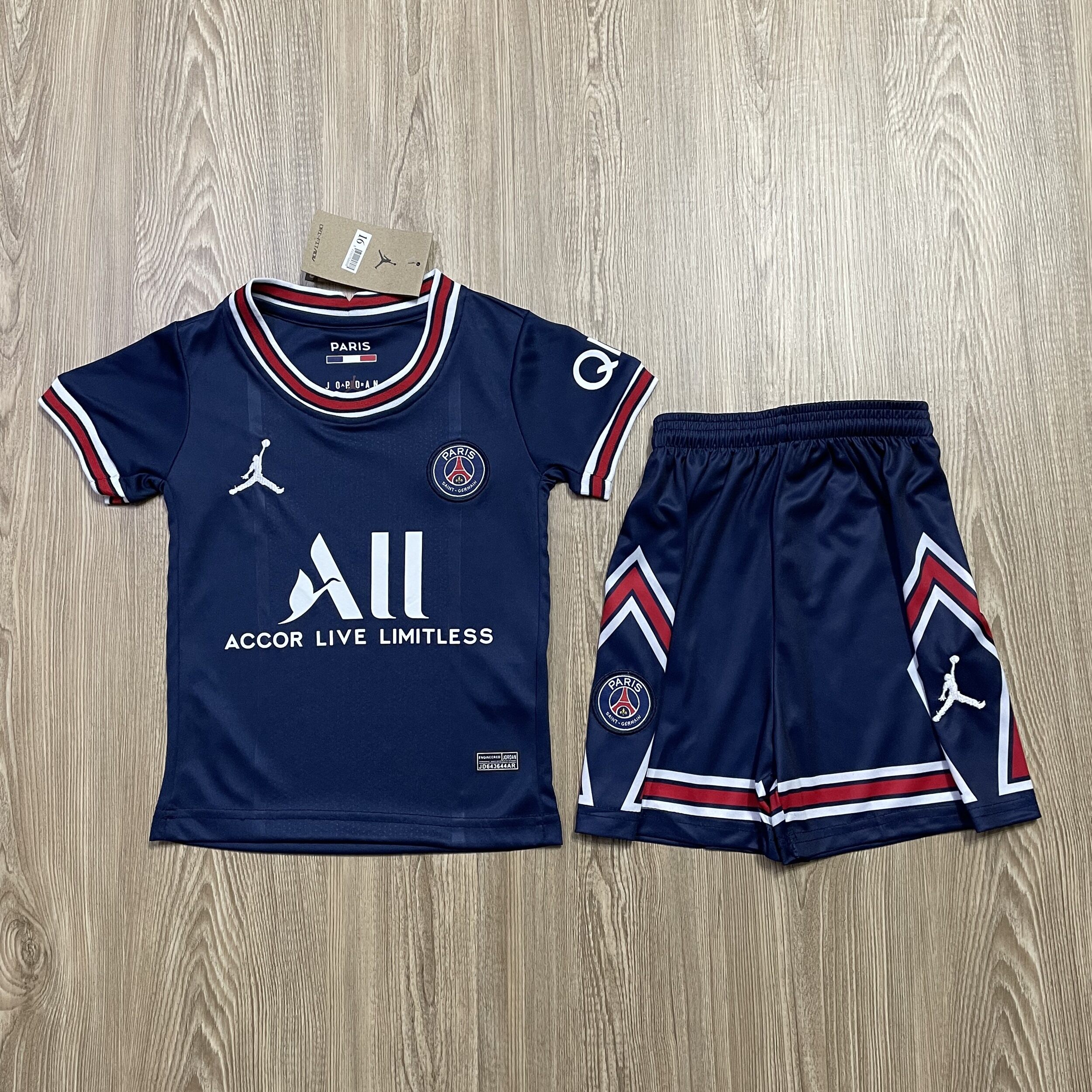 ชุดบอลเด็ก Paris ชุดกีฬาเด็กทีม เสื้อทีมเชลซี ซื้อครั้งเดียวได้ทั้งชุด (เสื้อ+กางเกง) ตัวเดียวในราคาส่ง สินค้าเกรด-A