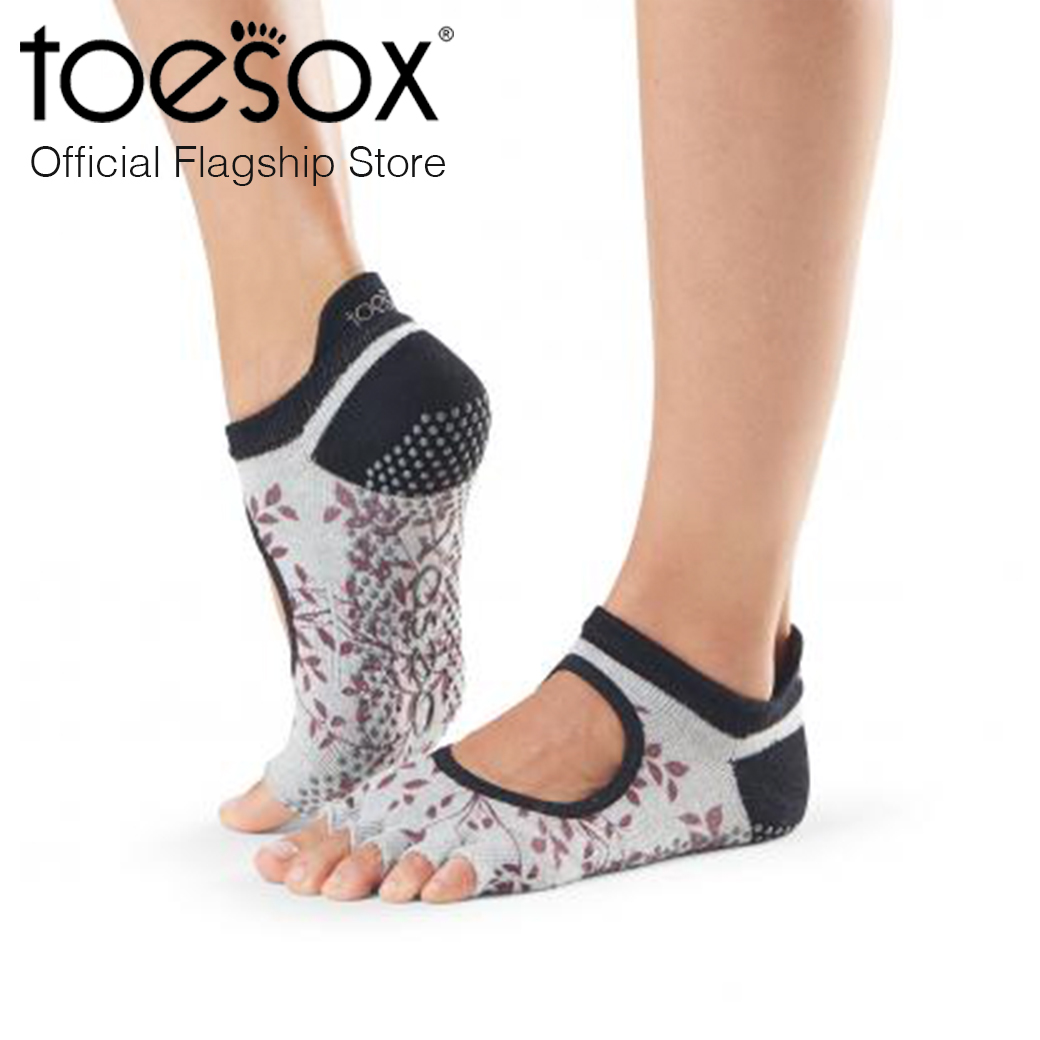 ToeSox โทซอคส์ ถุงเท้ากันลื่นแยกนิ้ว รุ่น Bellarina เปิดนิ้วเท้า แบบลวดลาย