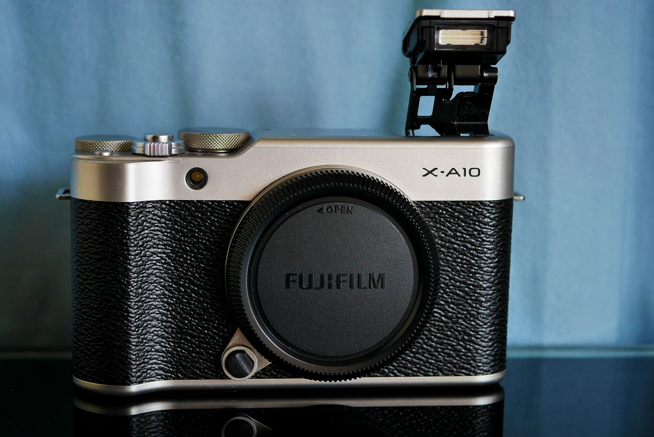 Fuji Fujifilm X-A10 Black-Silver Body, XA10, XA-10