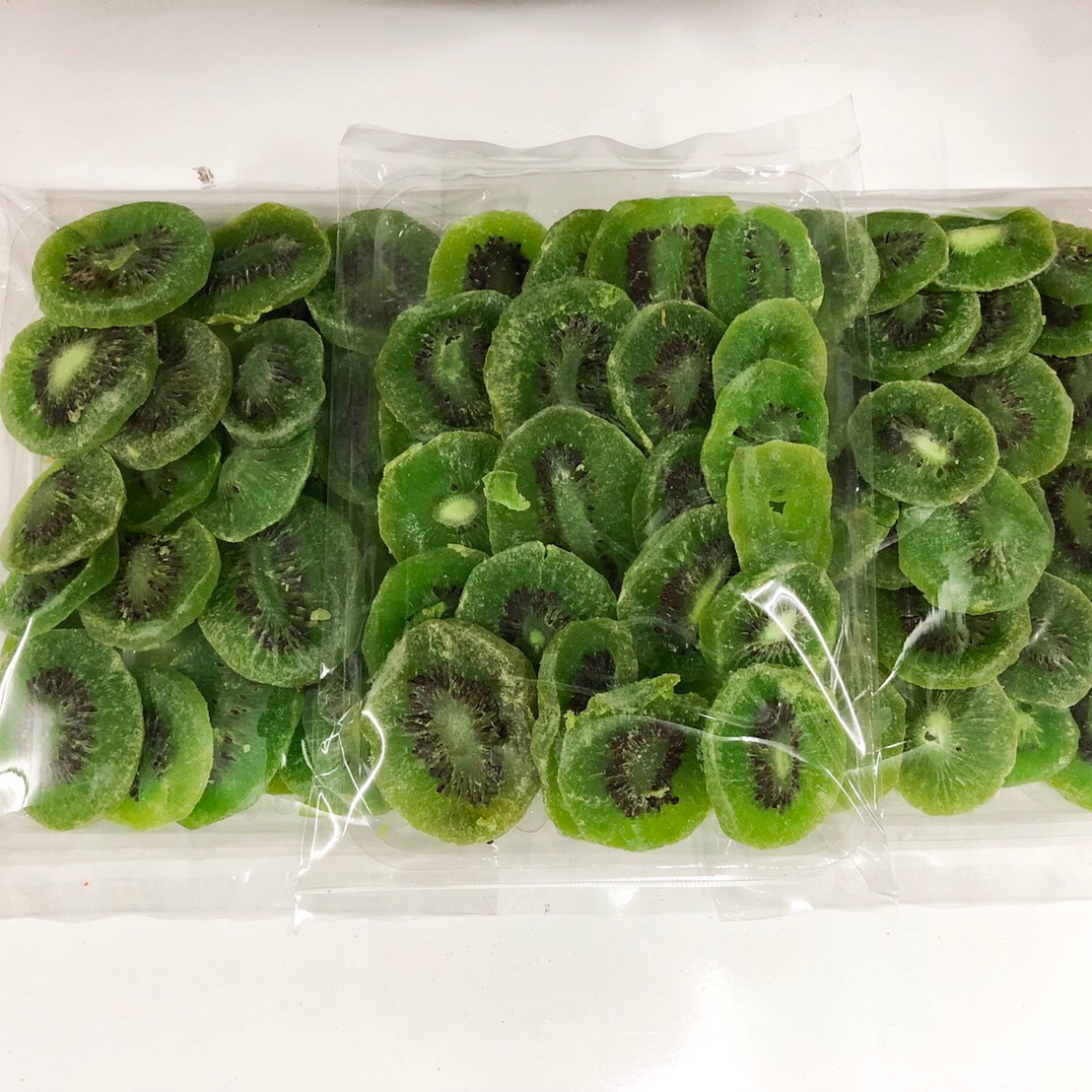 กีวี่อบแห้ง 500 กรัม อร่อย เพลิน สดใหม่ ได้วิตามินชี ชิ้นใหญ่