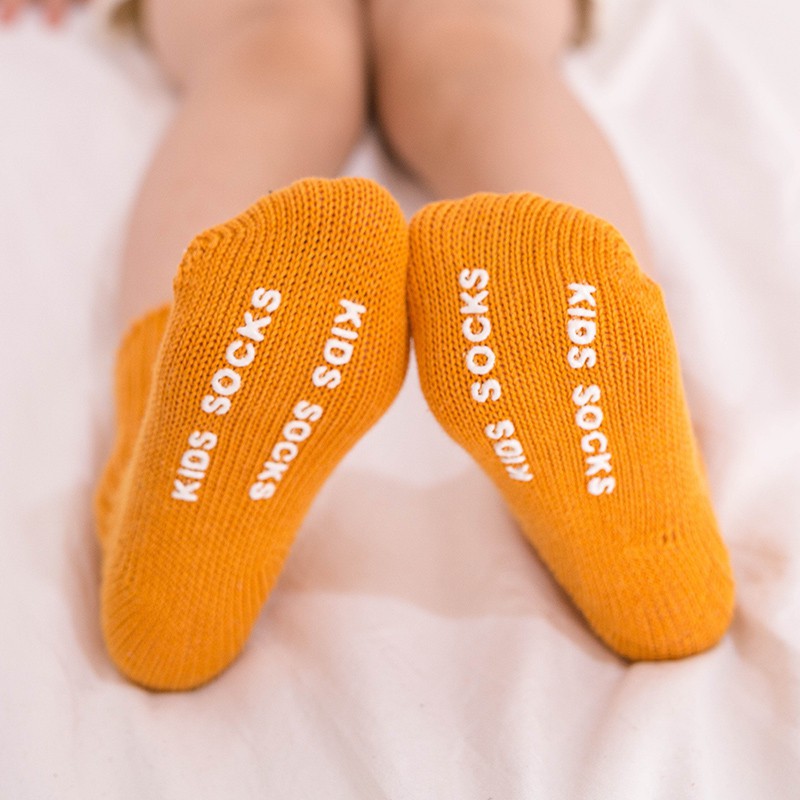 Luckybabyถุงเท้าเด็ก สีพื้น มีกันลื่น ขนาด S/M(3เดือน-4ขวบ)W9