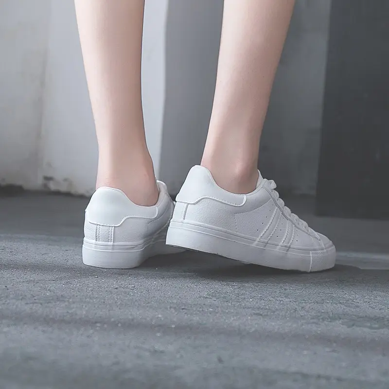 ภาพหน้าปกสินค้ารักรองเท้าสีขาวเล็ก ๆ น้อย ๆ ในฤดูใบไม้ผลิและฤดูร้อนปี 2020นักเรียนเกาหลีใหม่รองเท้าลำลองรองเท้าผ้าใบรองเท้าผ้าใบผู้หญิง NO.161 จากร้าน N KEE บน Lazada