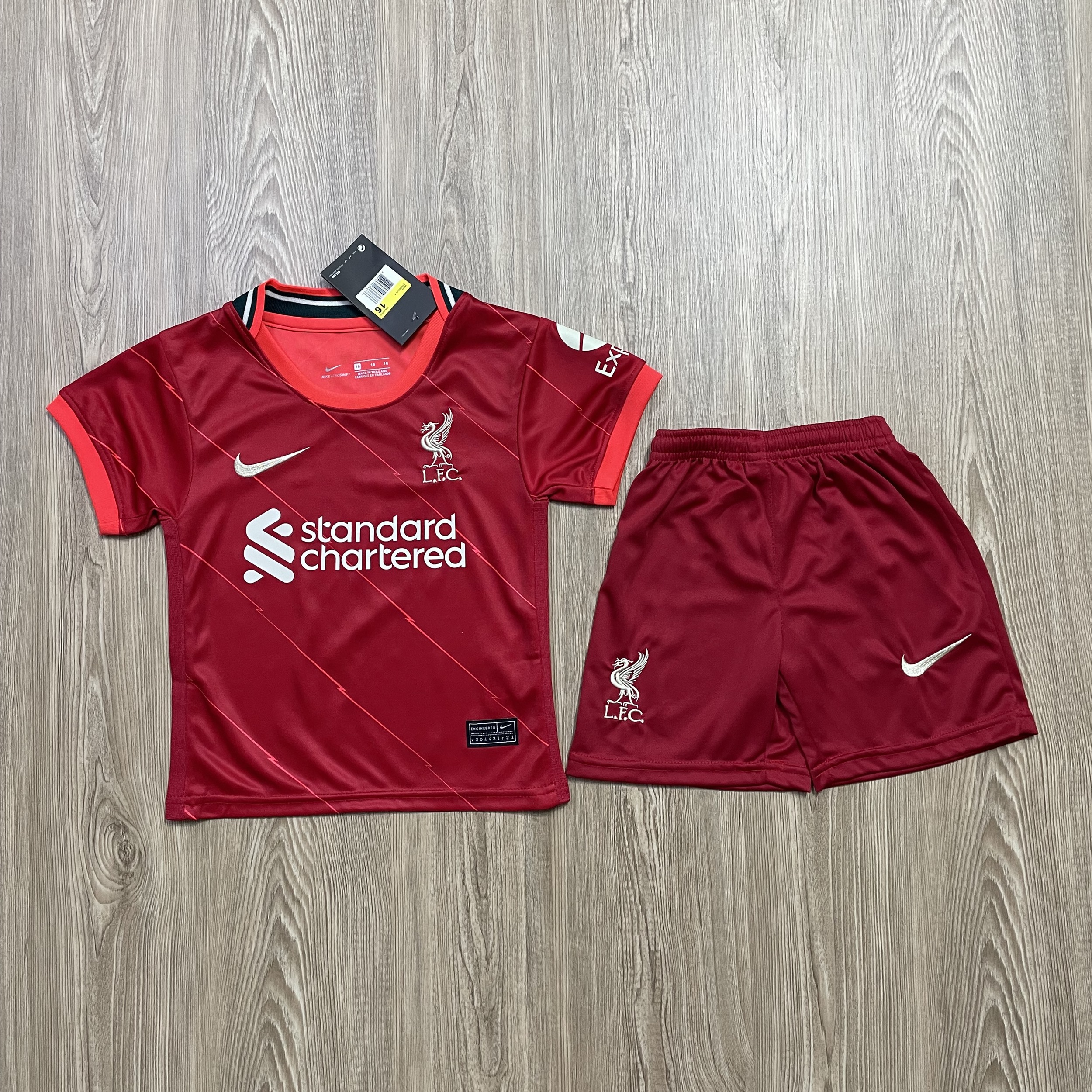 ชุดบอลเด็ก Liverpool ชุดกีฬาเด็กทีม เสื้อทีม ซื้อครั้งเดียวได้ทั้งชุด (เสื้อ+กางเกง) ตัวเดียวในราคาส่ง สินค้าเกรด-A
