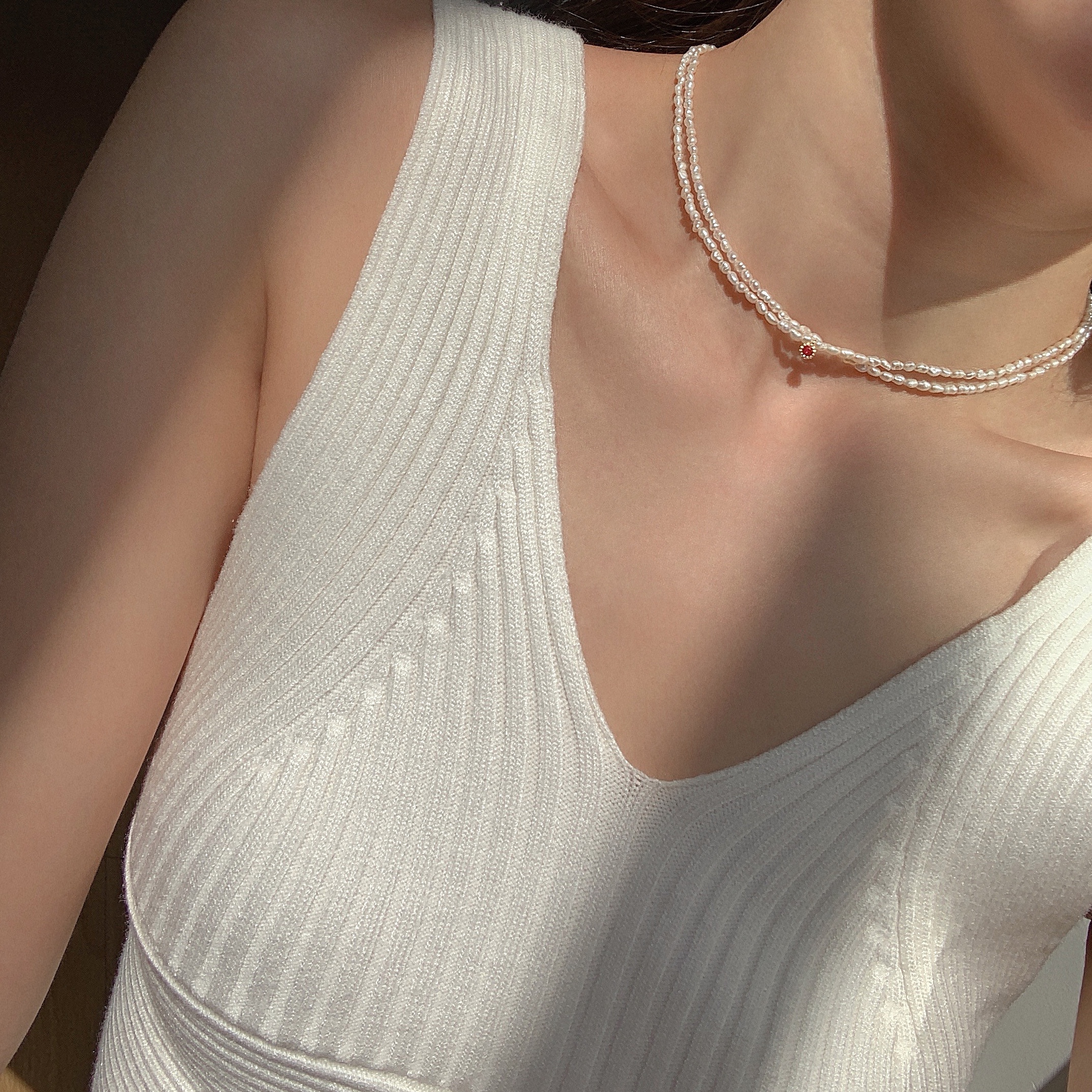 (18K gold plated) Bloomsnoon สร้อยคอมุก Petite Pearls Necklace