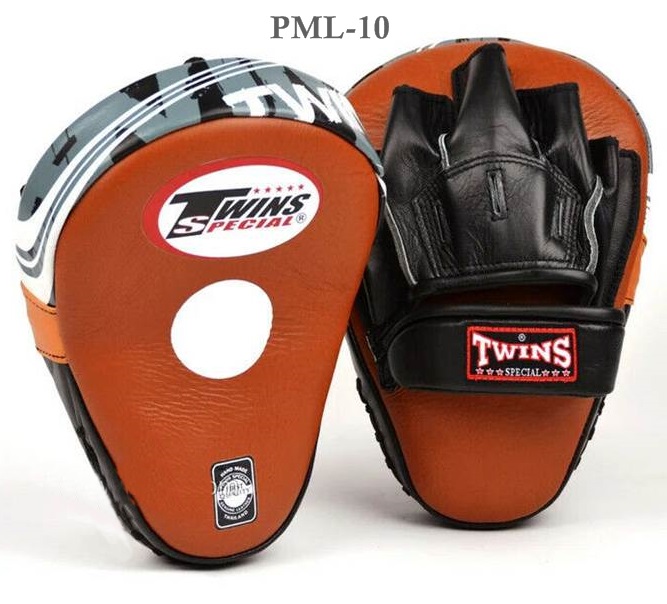 Twins Special Focus mitts  punching PML-10 Brown Genuine Leather for Training MuayThai MMA K1เป้ามือทวินส์ สเปเชี่ยล แบบทรงโค้ง สีน้ำตาล หนังแท้ สำหรับเทรนเนอร์ ใช้ฝึกซ้อมนักมวย