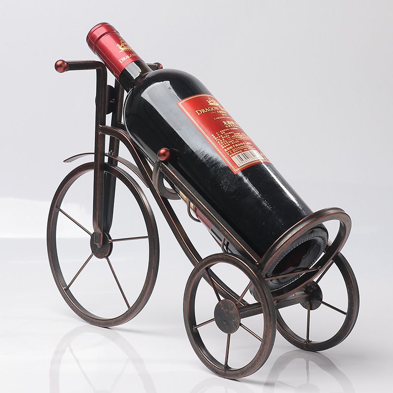 ยุโรปสร้างสรรค์เหล็กดัดรถสามล้อโลหะเครื่องประดับชั้นวางไวน์ บ้านห้องนั่งเล่นโต๊ะรับประทานอาหารตู้ไวน์ตกแต่ง