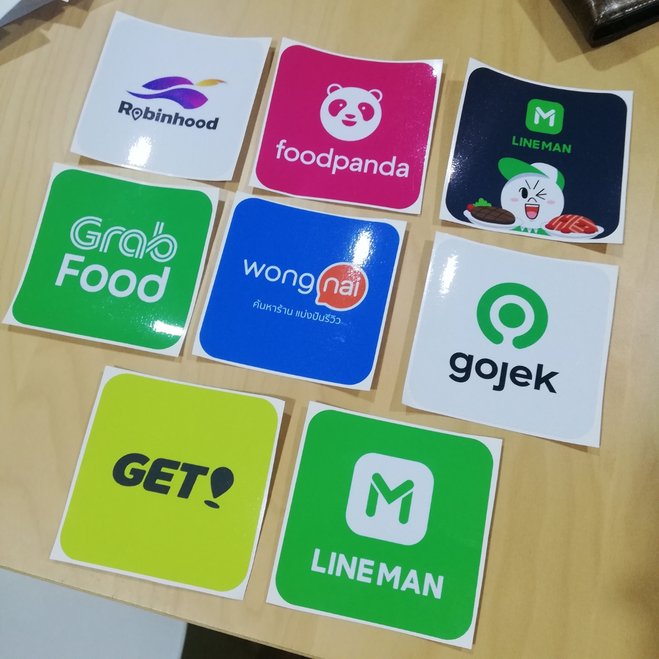 สติ๊กเกอร์แอพเดลิเวอรี่แปะหน้าร้านขายอาหาร มีทุกยี่ห้อ lineman, garb, foodpanda, robinhood, gojek, wongnai