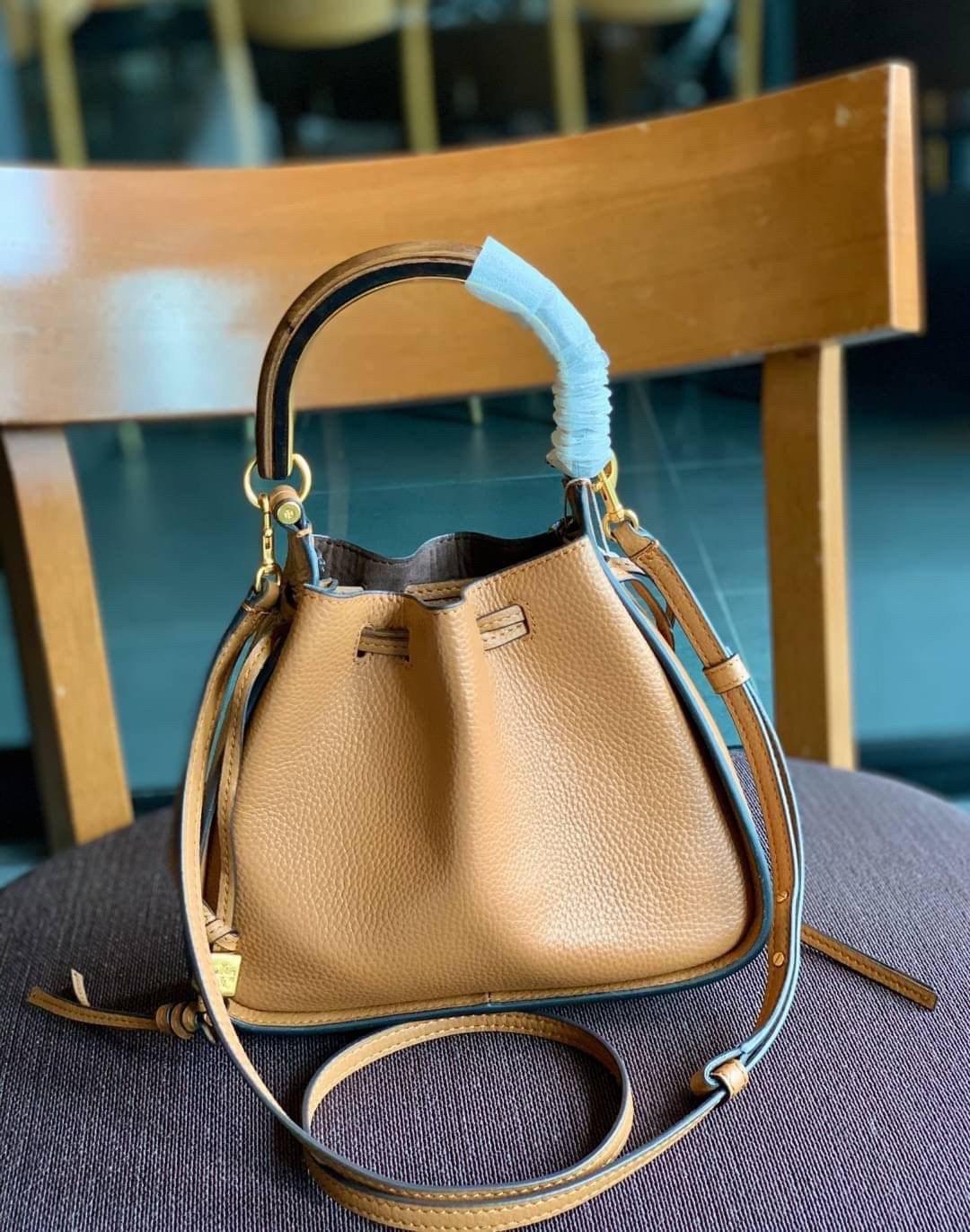 กระเป๋าสะพาย ทรงขนมจีบ TORY BURCH MILLER CINCH BAG พร้อมส่ง บอกเลยสวย ...