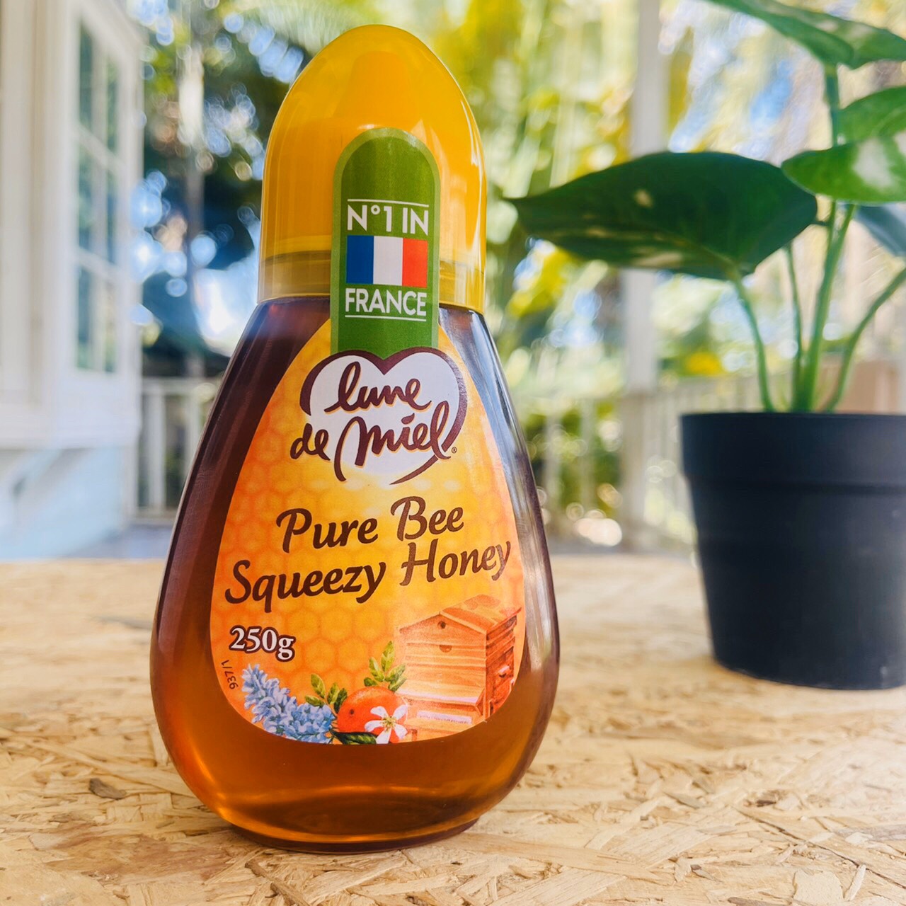 น้ำผึ้ง น้ำผึ้งแท้ น้ำผึ้งแท้100% จากฝรั่งเศส ตราลูนเดอเมล สควิซซี ฮันนี่ ขนาด 250 กรัม Lune de Miel Pure Bee Squeezy Honey.