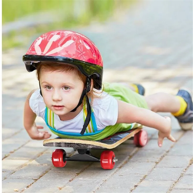 ﹉☽㍿  สเก็ตบอร์ดเด็ก สเก็ตบอร์ด sketboard longboard เหมาะสำหรับเล่นสเก็ตบอร์ดสำหรับเด็กอายุ 6-12 ปี ขนาด 60 x 50 ซม. รับน 5 สไ