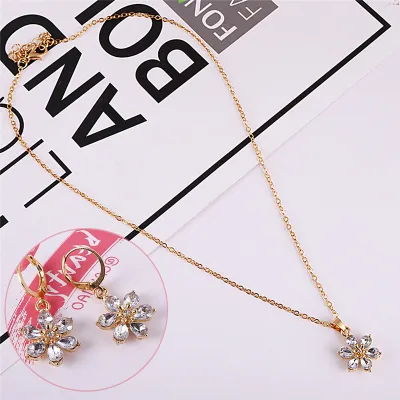 chijiudianzi Fashion Gold Plated Jewelry Set Rhinestone Flower Pendant Necklace Earrings Jewelry Set