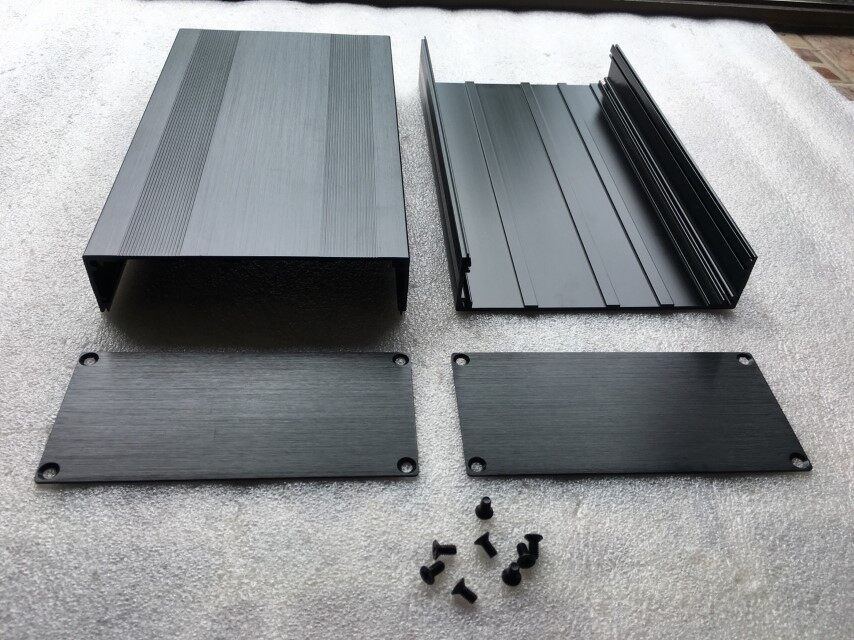 กล่องอลูมิเนียมสีดำ ขนาด 68X145X250mm