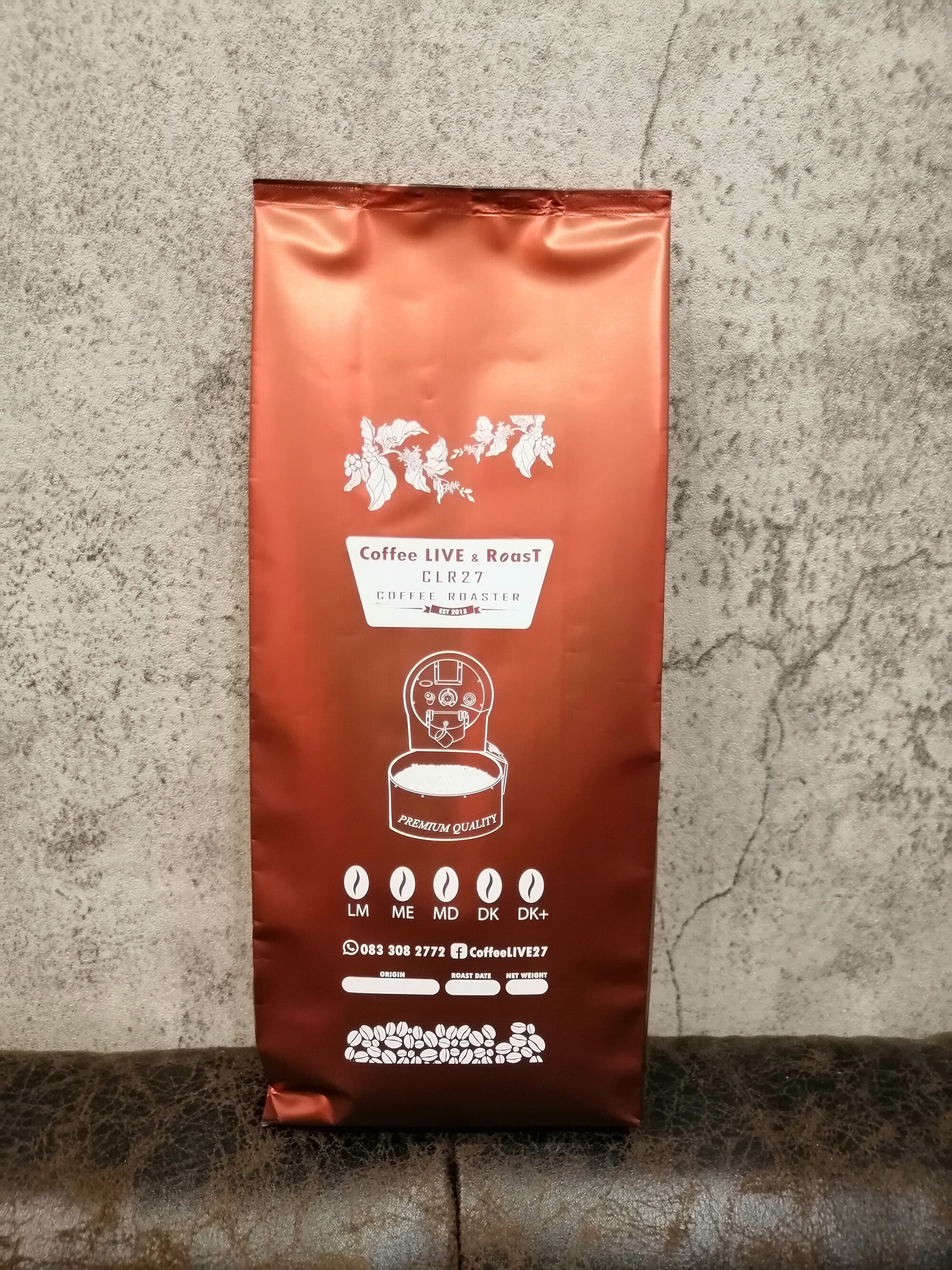 เมล็ดกาแฟคั่ว อาราบิก้า 100% (Thailand Arabica 100% Coffee Beans) คั่วกลางค่อนเข้ม (Medium Dark Roast) บรรจุ 1 ถุง 250 กรัม