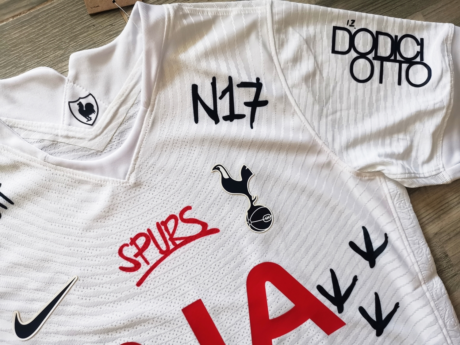 เสื้อฟุตบอลแฟชั่น สเปอร์ชุดเหย้า ปี 2021/22 Tottenham Hotspur Edition ...