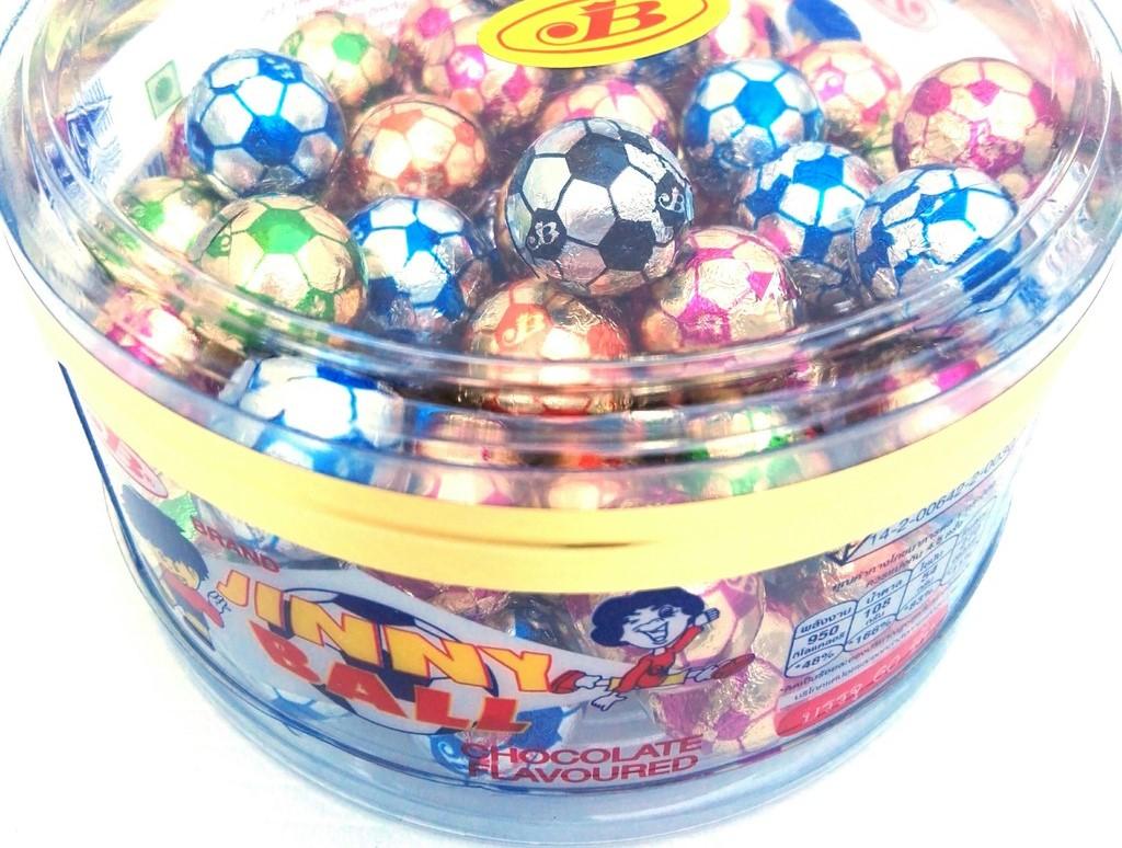 ช็อกโกแลตรูป  ลูกฟุตบอลในกระปุก  Jinny ball  บรรจุ 60 ชิ้น #ได้เวลามัน #ช็อคโกแลต สไตล์ไทย