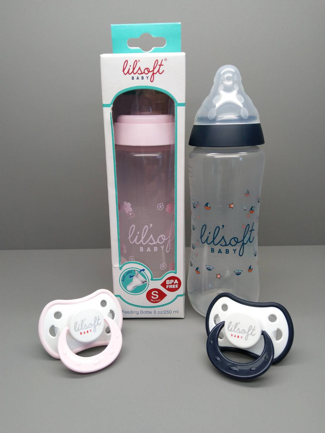 NUBORN ขวดนม Feeding Bottle 8 oz (250 ml.) พร้อมจุกนม Anti colic แถมฟรี จุกหลอก  สีวัสดุ Dark colorปริมาณ 8