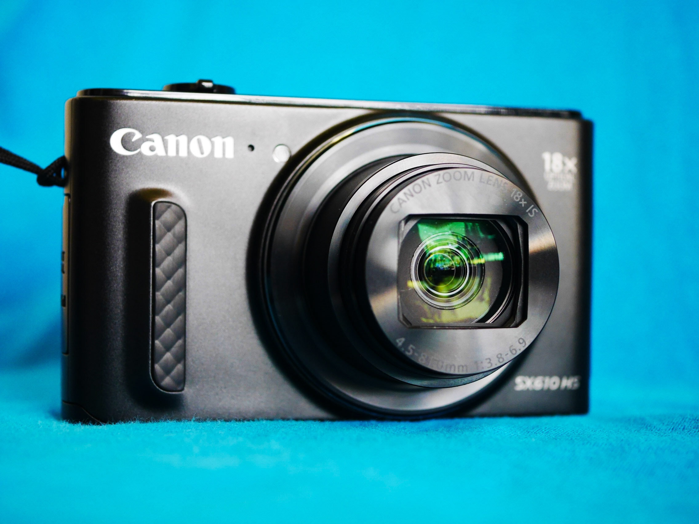 Canon PowerShot SX610 HS Wi-Fi NFC 20.2MP Camera (25–450mm) 72x 